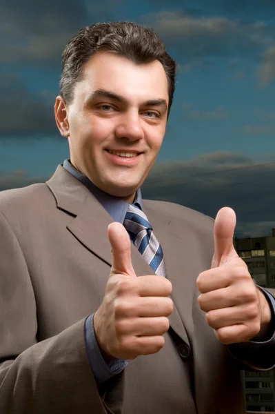 Mutlu bir adam bir takım elbise — Stok fotoğraf