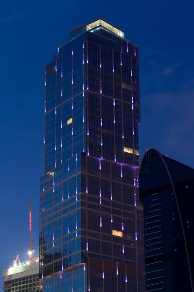 Rascacielos con iluminación —  Fotos de Stock