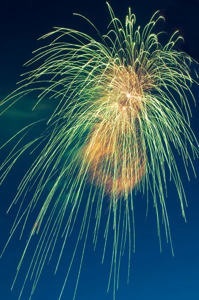 Grünes Feuerwerk — Stockfoto