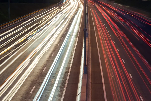Lichtspur auf der Autobahn aus nächster Nähe — Stockfoto