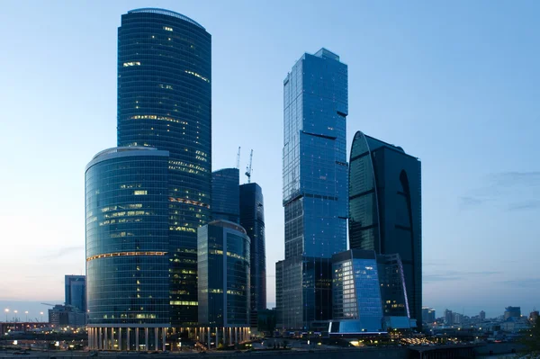Rusland stad moderne wolkenkrabbers — Stockfoto