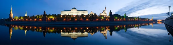 在早上的全景莫斯科克里姆林宫 — 图库照片