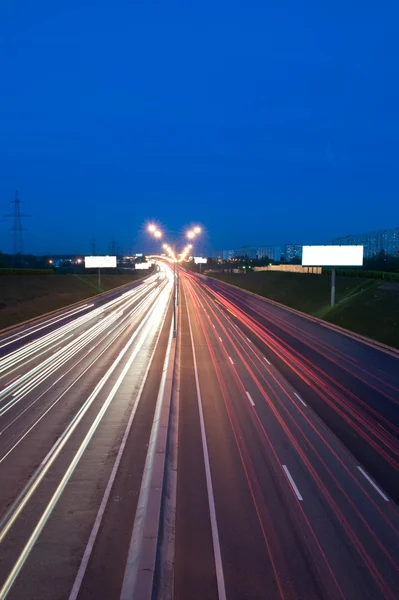 高速道路上の自動車のライト — ストック写真
