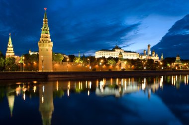 Kulesi kremlin ve Moskova Nehri