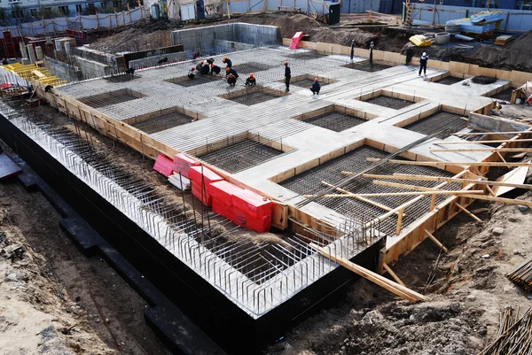Construction of concrete foundation of building — Stock Photo, Image