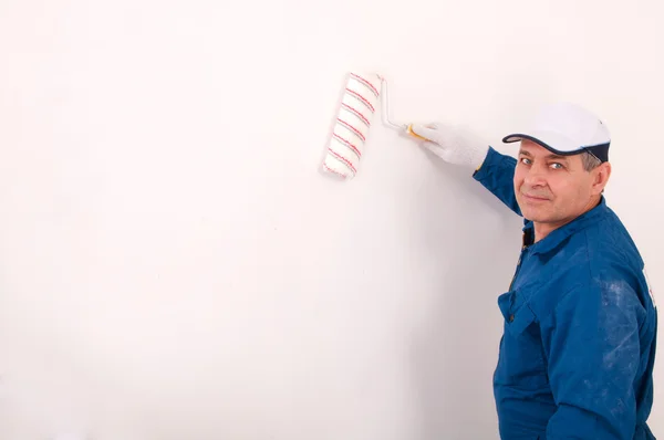Duvarı boyayan adam — Stok fotoğraf