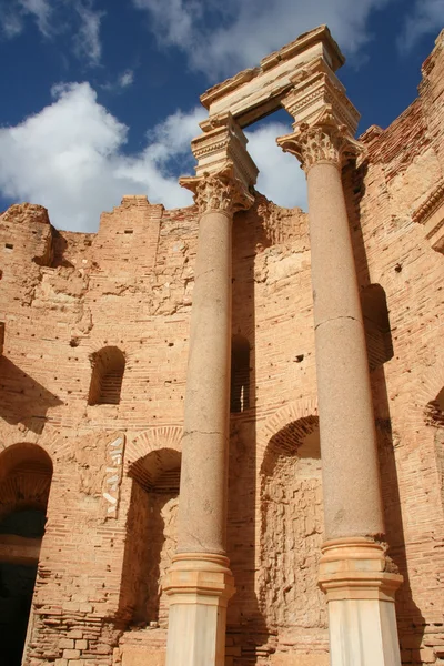 Belangrijkste altaar van de basiliek van oude leptis magna Libië — Stockfoto