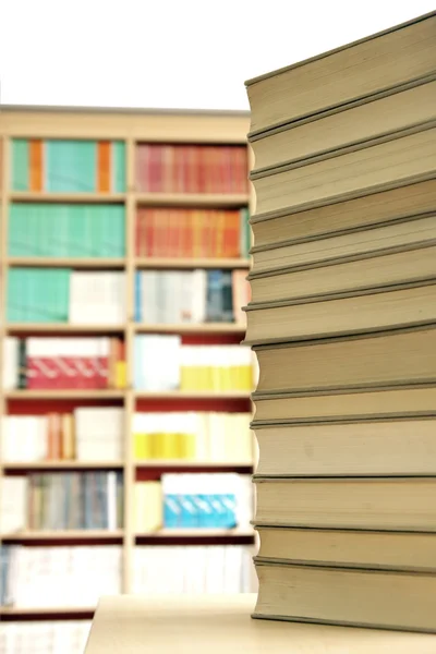 Toren van boeken — Stockfoto