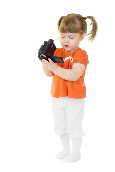 Sevimli küçük kız video kamera ile — Stok fotoğraf