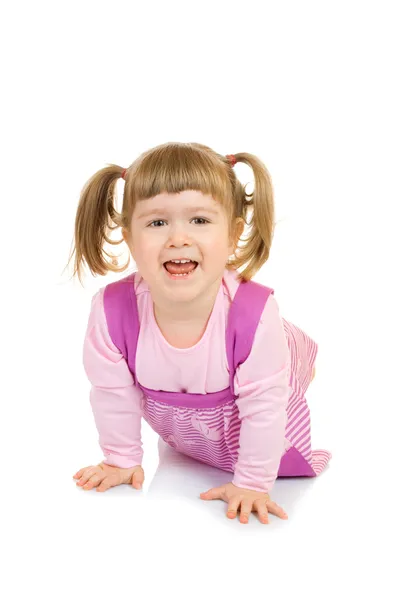 Pequena garota engraçada rastejante — Fotografia de Stock