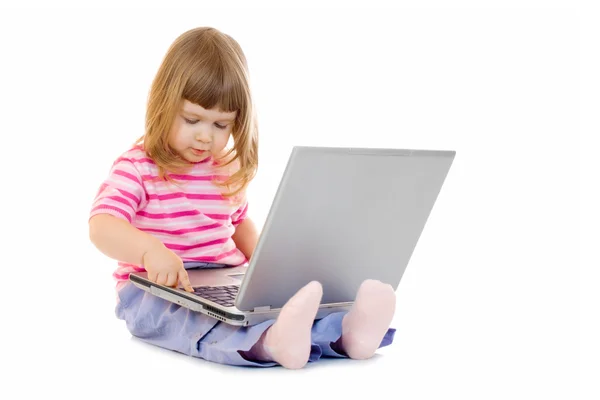 ノートパソコンを持つ女の子 — ストック写真