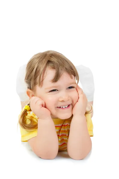 Маленький улыбающийся портрет девочки крупным планом — стоковое фото