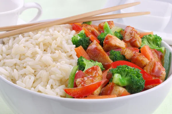 Rice with chicken and vegetables — Stock Photo, Image