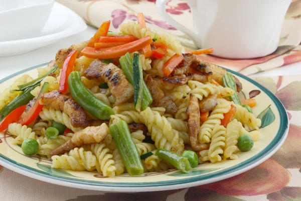Pasta with pork meat and vegetables — Stock Photo, Image