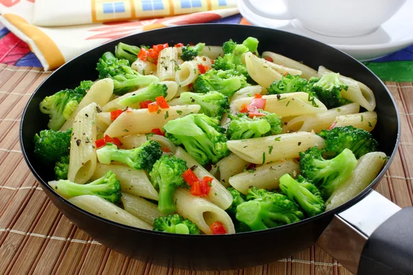 Pasta med broccoli — Stockfoto