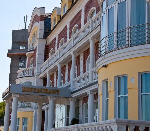 Hotel on the seafront — Stock Photo, Image