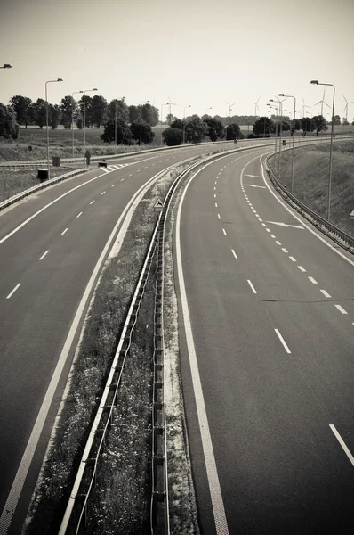 Pusty asfalt autostrada — Zdjęcie stockowe