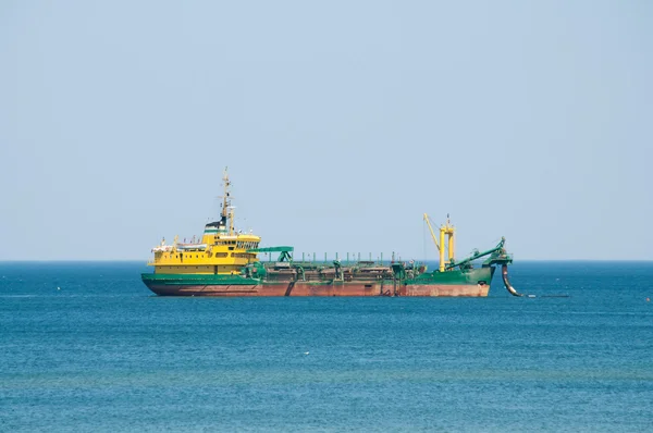 Dredger schip op zee werken — Stockfoto