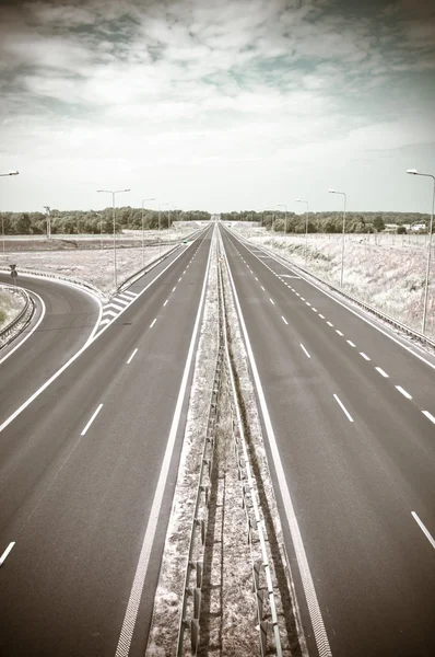 Autostrada asfaltata vuota — Foto Stock