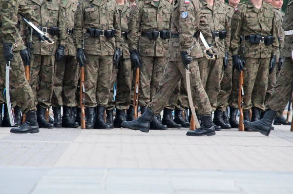 Soldater under övningen på torget — Stockfoto