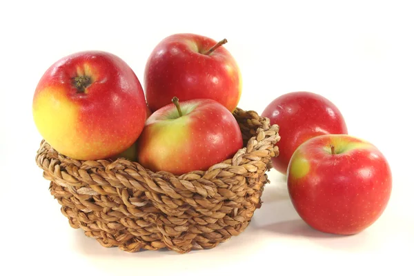 Apples in the basket — Stock Photo, Image