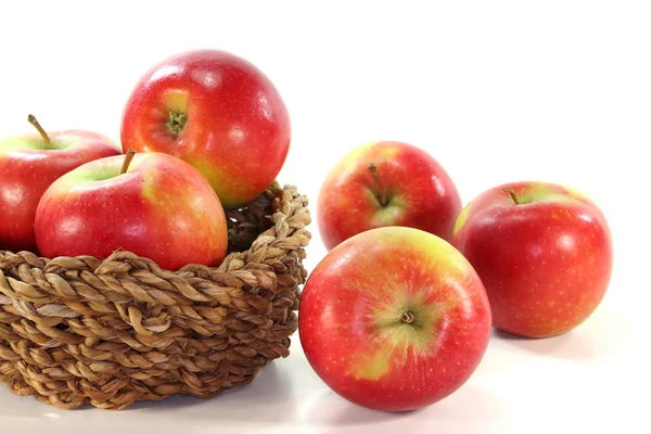 Apples in the basket — Stock Photo, Image