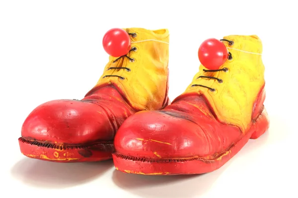 Clown skor med clown näsa — Stockfoto