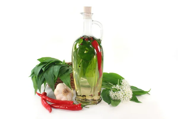 Wild garlic oil — Stock Photo, Image