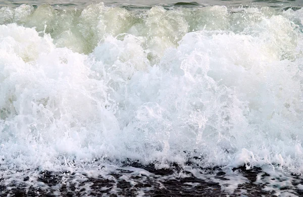 泡と大きな波. — ストック写真