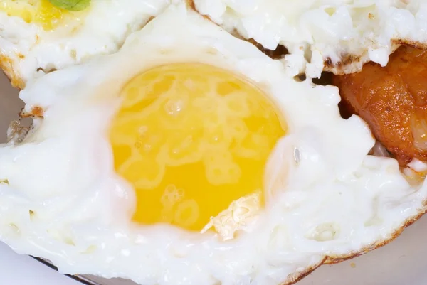 Huevos fritos —  Fotos de Stock