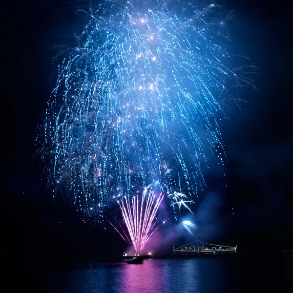 Blaues Feuerwerk — Stockfoto