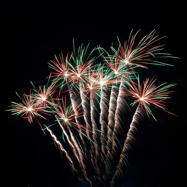 Fogos de artifício coloridos — Fotografia de Stock