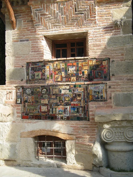 Balcones tallados tradicionales de Tiflis, zona de Kalaubani —  Fotos de Stock