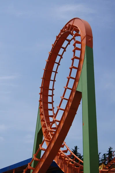 Double Loop on a Roller Coaster with train just passing — Stock Photo, Image