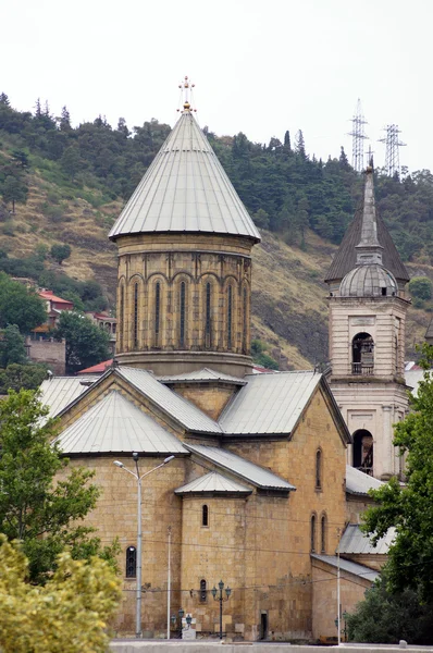 Gereja-gereja dan kubah-kubah di Tbilisi, menurut pandangan sejarah merupakan bagian dari ibu kota Re — Stok Foto