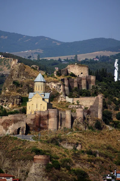 Mittelalterliche Burg von narikala und Tiflis Stadt Überblick, Republik Georgien, — Stockfoto