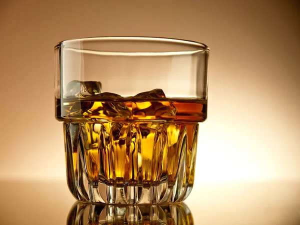 Whisky sulle rocce — Foto Stock