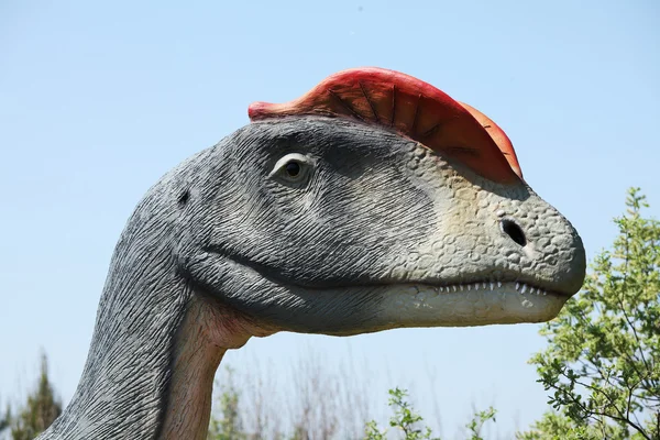 恐竜ディロフォサウルス — ストック写真