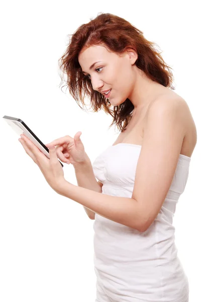 Mulher bonita usando computador tablet — Fotografia de Stock