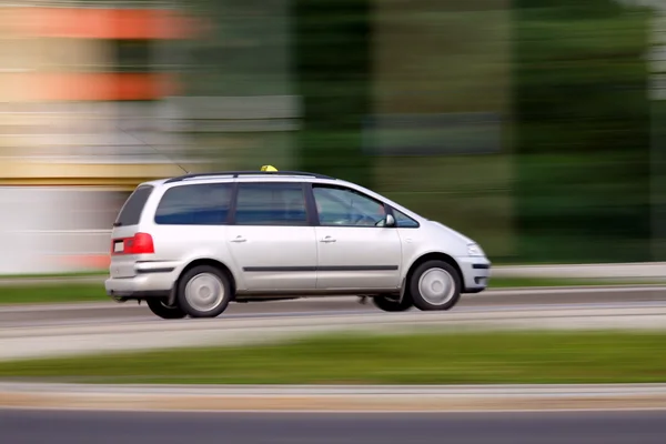 Blur speedy telefone táxi será a tempo — Fotografia de Stock