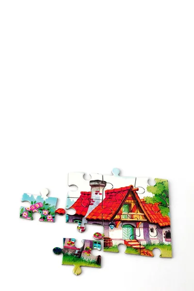 Casa di campagna fatta di puzzle — Foto Stock