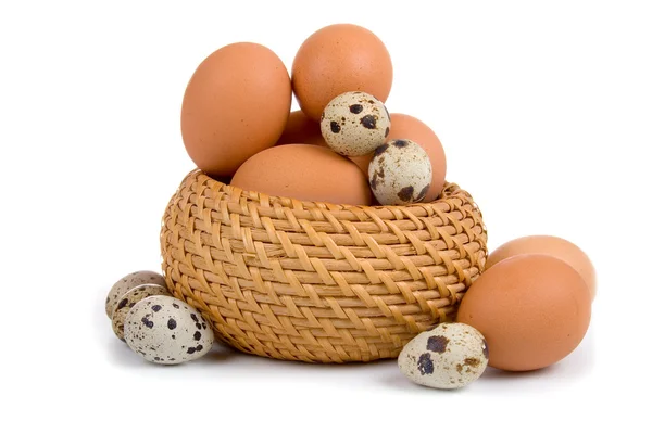 Huevos en la cesta —  Fotos de Stock