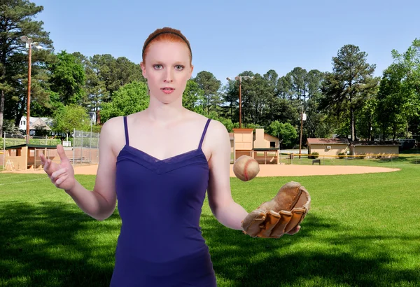 Mujer jugador de béisbol —  Fotos de Stock