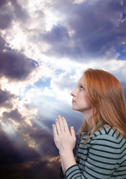 Молитися жінки — стокове фото
