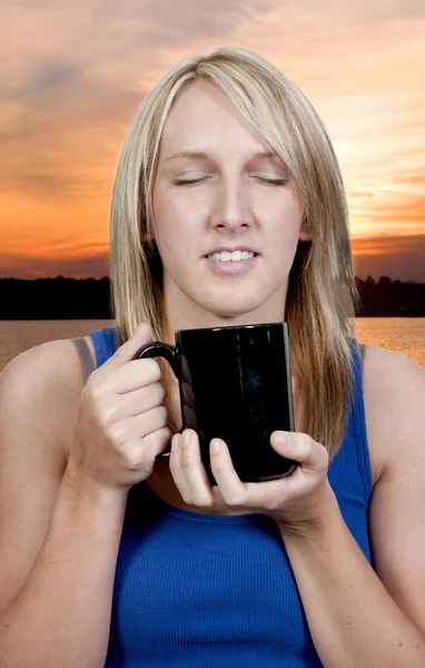 Woman Drinking Coffee — Stock Photo, Image