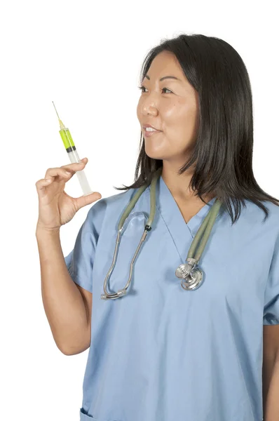 Femme médecin avec seringue — Photo