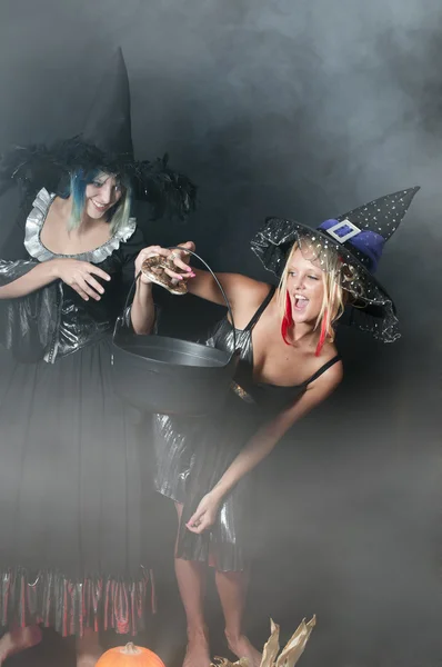 Čarodějnice s hadem — Stock fotografie