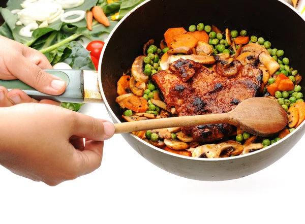 Hús és a zöldségek előkészítése ebédre, nagyon finom és jó látszó — Stock Fotó