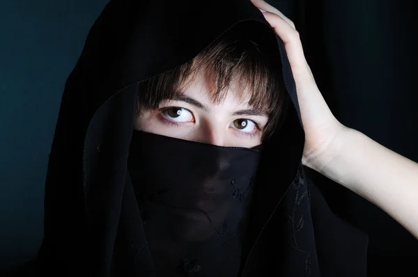 Retrato de uma jovem com véu — Fotografia de Stock