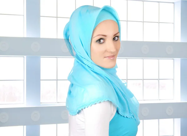 아름 다운 이슬람 패션 소녀 — 스톡 사진